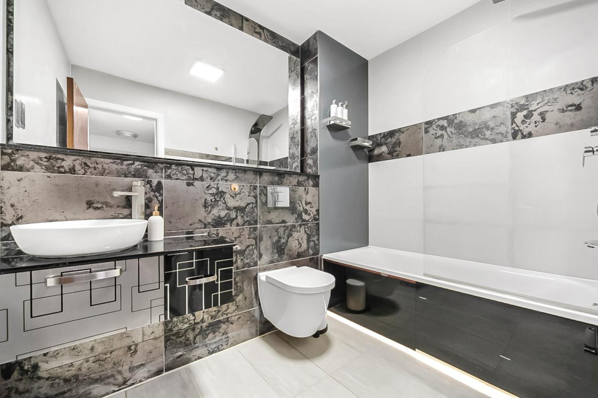 Large 2 Bed With Massive Balcony In Canary Wharf Apartamento